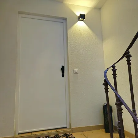 Apartment Proche De La *